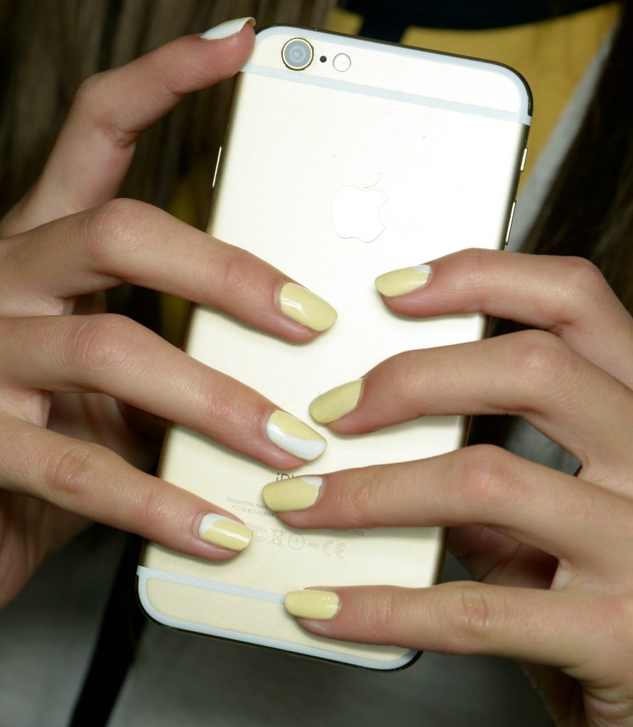 gaveidéer til forårets fester konfirmation iphone telefon