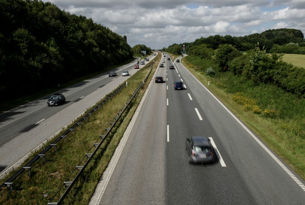 motorvejsbro betonklods