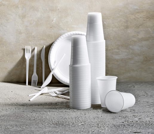 plastik, service, plastikservice, bestik, tallerkner, kopper, miljø, plastik
