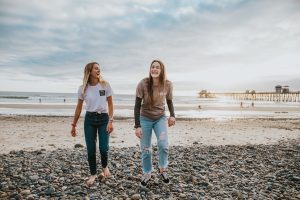 trøst, venskab, veninde, veninder, venner (Foto:Unsplash)