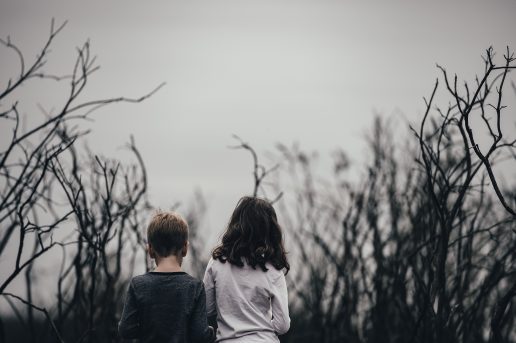 børn kede af det triste eftertænksomme (Foto: Unsplash)