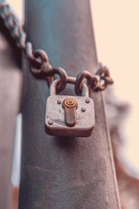 lås skjult hemmelighed kæde (Foto: Unsplash)