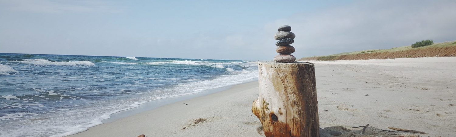 strand sand zen ro havet sen (Foto: Unsplash)