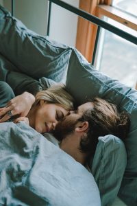 par seng kramme sex sove