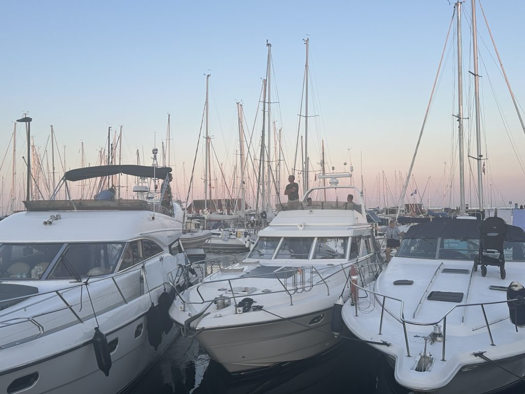 ballen havn skibe både sommer solnedgang samsø