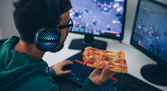 gamer gaming pizza