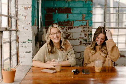 veninder cafe hygge piger venskab